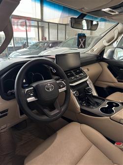 تۆیۆتا لاند کروزەر